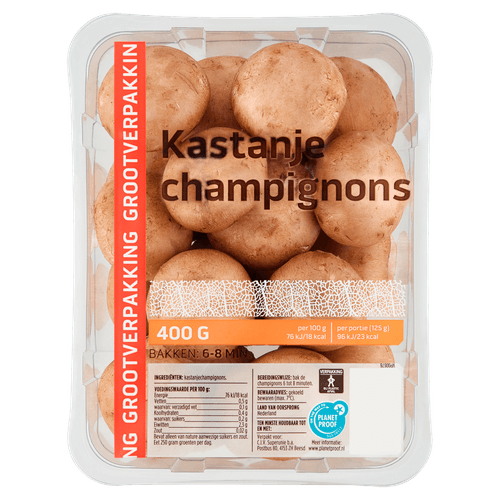 Foto van Kastanje champignons middel op witte achtergrond