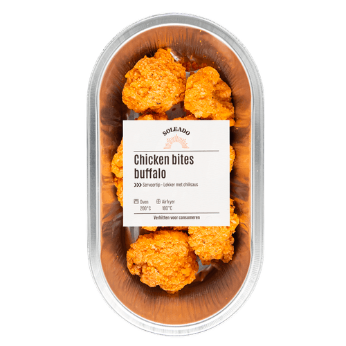 Foto van Soleado Chicken bites buffalo op witte achtergrond