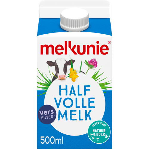 Foto van Melkunie Halfvolle melk op witte achtergrond
