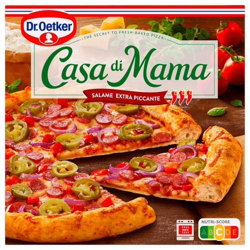 Foto van Dr. Oetker Casa di mama pizza salame extra piccante op witte achtergrond