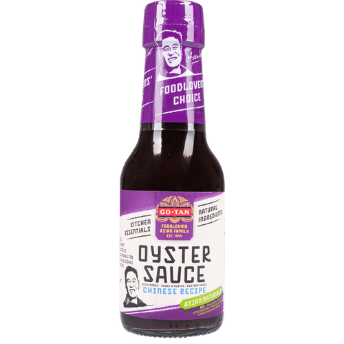 Foto van Go-Tan Oyster sauce op witte achtergrond
