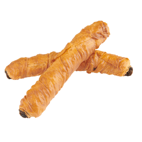 Foto van Vers afbak Borek stick spinazie feta op witte achtergrond