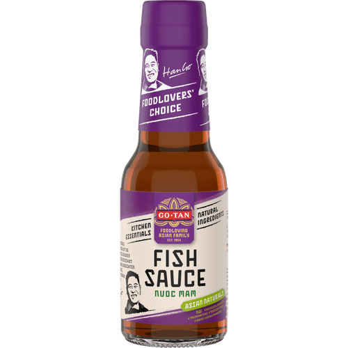 Foto van Go-Tan Fish sauce op witte achtergrond