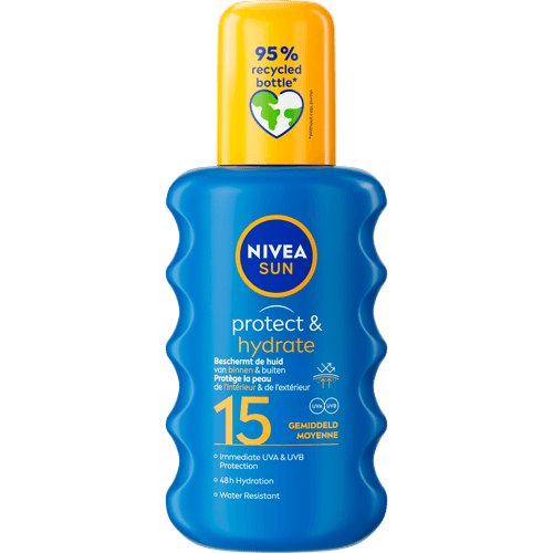 Foto van Nivea Sun protect & hydrate spray factor 15 op witte achtergrond