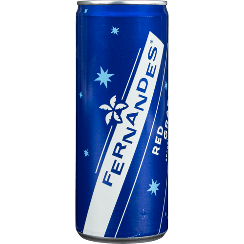 Foto van Fernandes Red grape op witte achtergrond