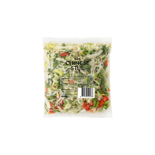 Foto van Wokgroente chinese stijl op witte achtergrond