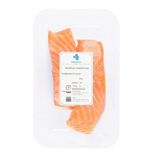 Foto van Hoogland Zalmfilet zonder huid op witte achtergrond
