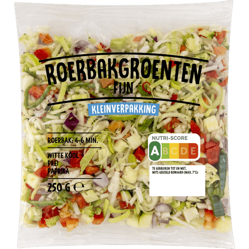 Foto van Fijne wokgroente op witte achtergrond