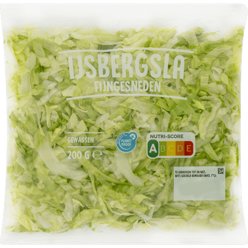 Foto van Ijsbergsla fijngesneden op witte achtergrond