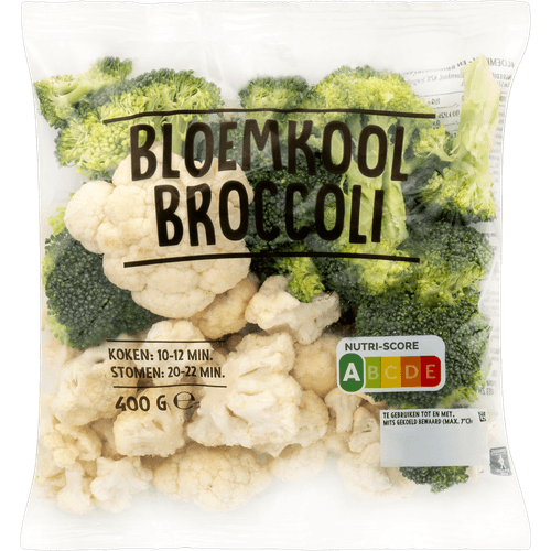 Foto van Bloemkool broccoli op witte achtergrond