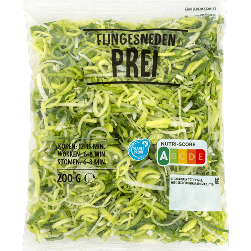 Foto van Prei fijn op witte achtergrond