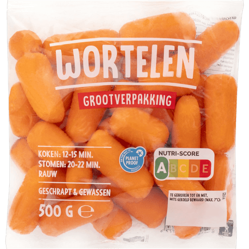 Foto van Worteltjes geschrapt voordeel op witte achtergrond