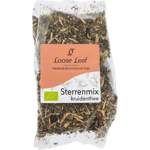 Foto van Kruidenthee sterrenmix op witte achtergrond