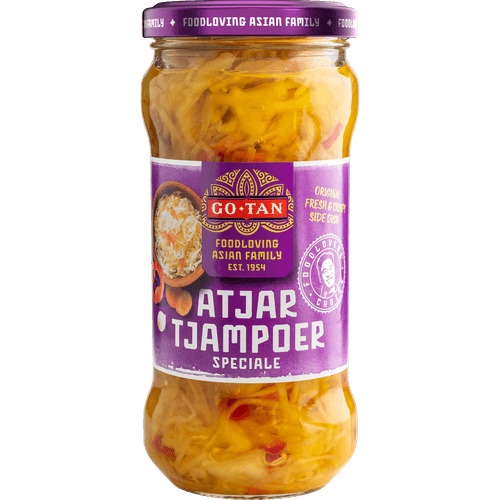 Foto van Go-Tan Atjar tjampoer speciale op witte achtergrond