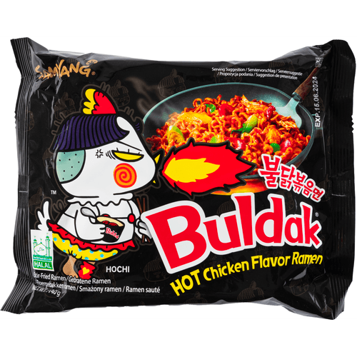 Foto van Samyang Buldak ramen hot chicken op witte achtergrond