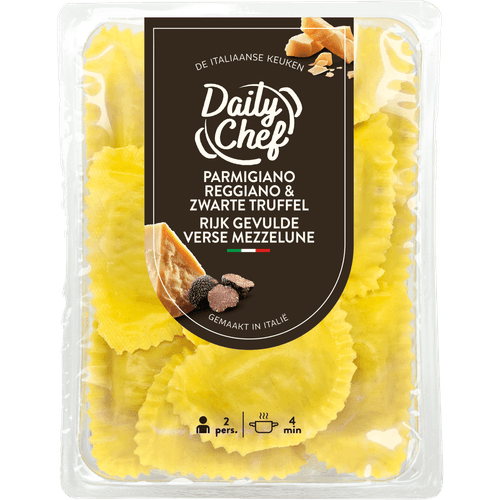 Foto van Daily Chef Mezzelune parmigiano truffel op witte achtergrond