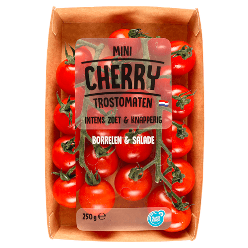 Foto van Mini cherry trostomaatjes op witte achtergrond