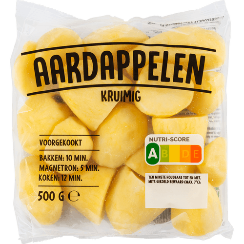 Foto van Aardappelen kruimig voorgekookt op witte achtergrond