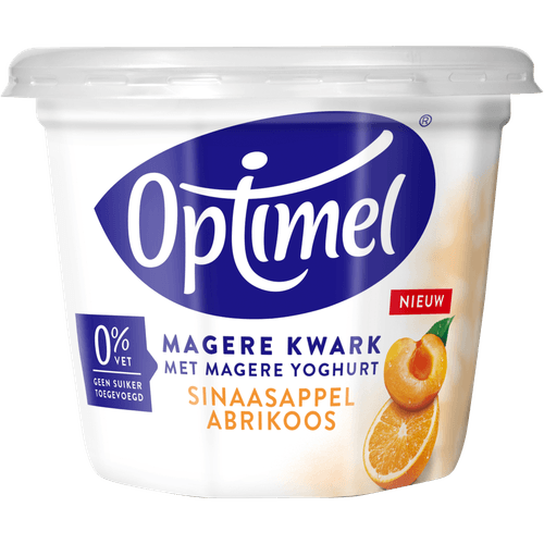 Foto van Optimel Magere kwark sinaasappel-abrikoos op witte achtergrond