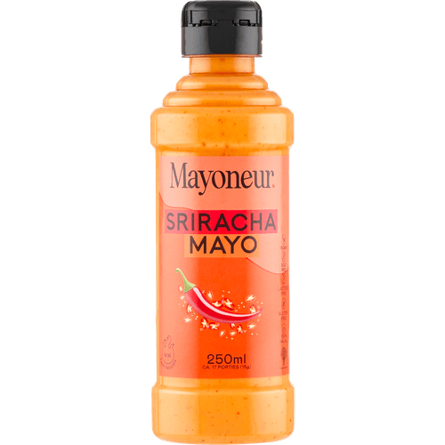 Foto van Mayoneur Sriracha mayo plantaardig op witte achtergrond
