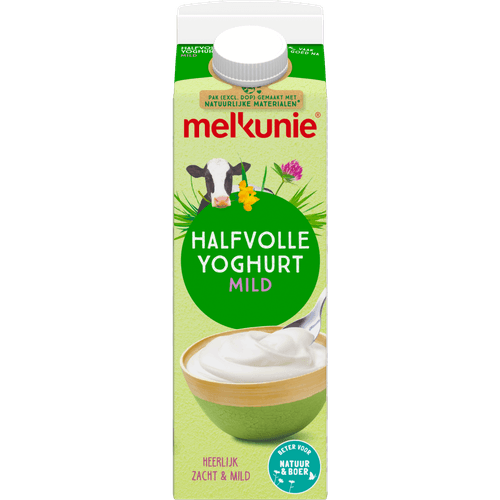 Foto van Melkunie Halfvolle yoghurt mild op witte achtergrond