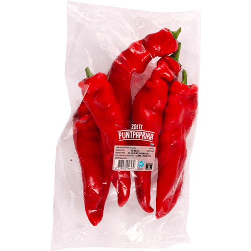 Foto van Puntpaprika rood op witte achtergrond