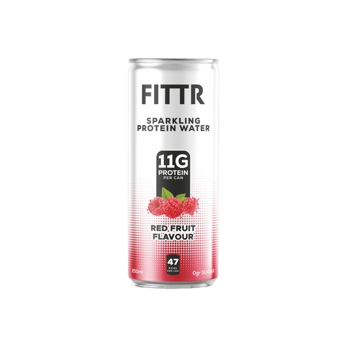 Foto van Fittr Protein water red fruit op witte achtergrond