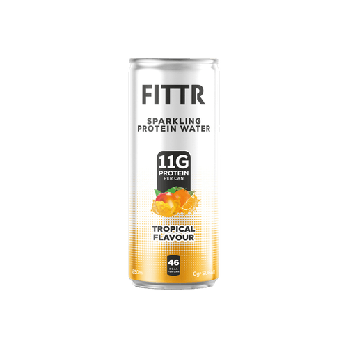 Foto van Fittr Protein water tropical op witte achtergrond