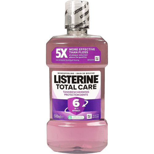 Foto van Listerine Mondwater total care op witte achtergrond