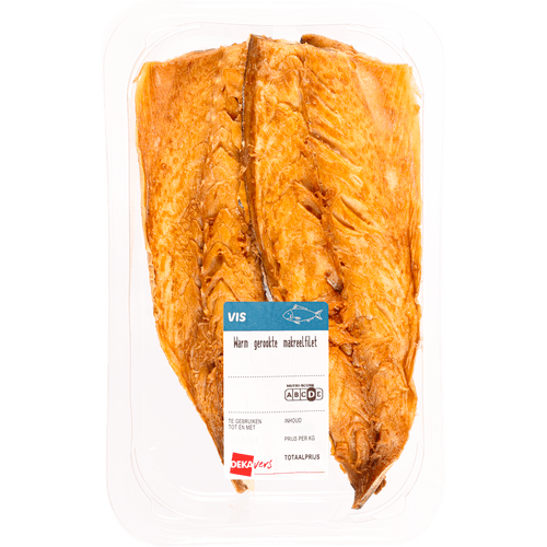 Foto van DekaVers Gerookte makreelfilet met graat op witte achtergrond