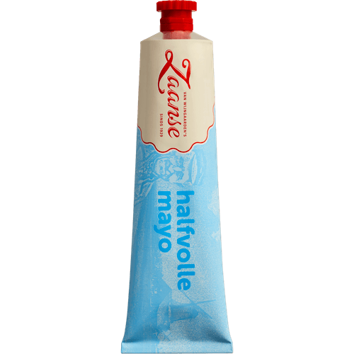 Foto van Van Wijngaarden's Zaanse mayonaise halfvol op witte achtergrond