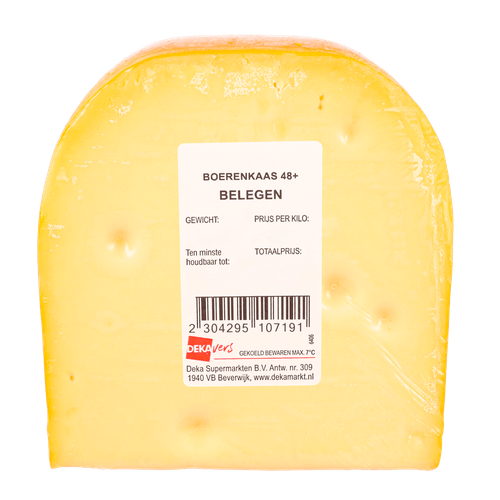 Foto van DekaVers Boerenkaas belegen stuk op witte achtergrond