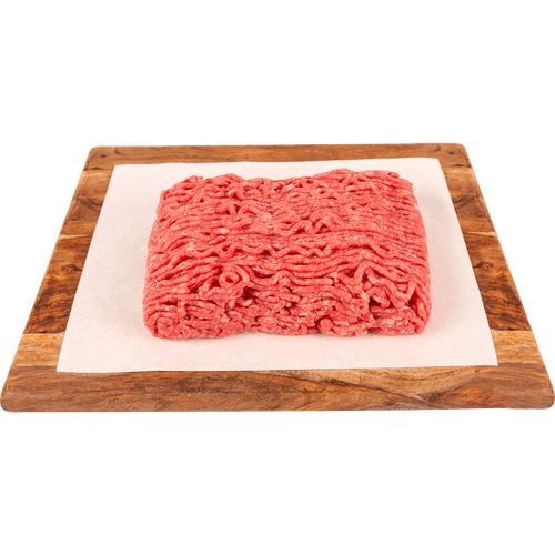 Foto van DekaVers Rundergehakt op witte achtergrond