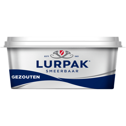 Foto van Lurpak Smeerbare boter gezouten op witte achtergrond
