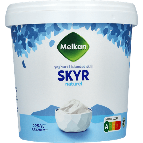 Foto van Melkan Skyr naturel op witte achtergrond