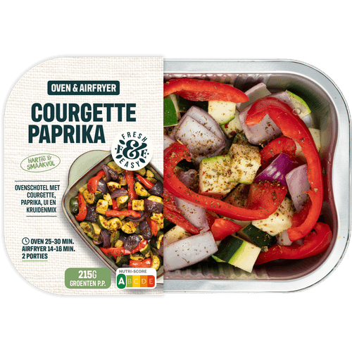 Foto van Fresh & easy Ovenschotel courgette paprika op witte achtergrond