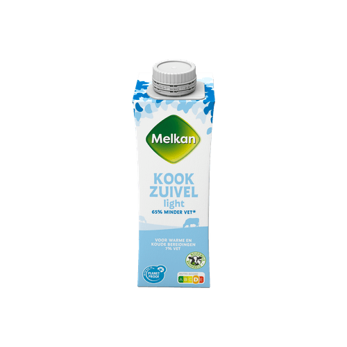 Foto van Melkan Kookzuivel light op witte achtergrond