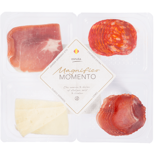 Foto van Tapasschotel op witte achtergrond