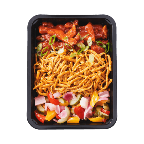 Foto van Exclusief bami babi pangang op witte achtergrond