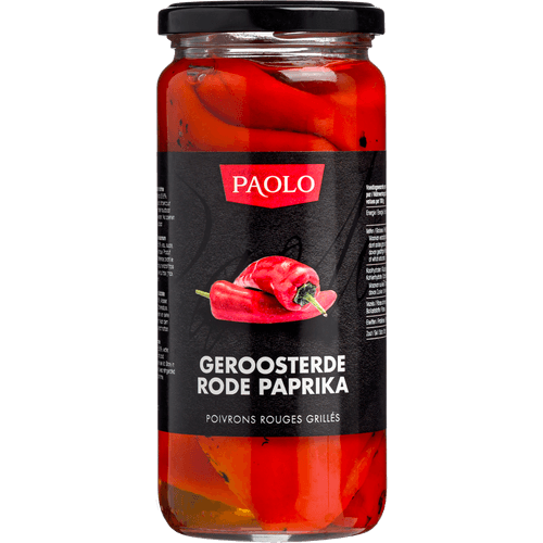 Foto van Paolo Rode paprika geroosterd op witte achtergrond