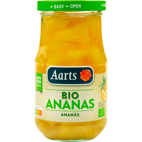 Foto van Aarts Ananas op witte achtergrond