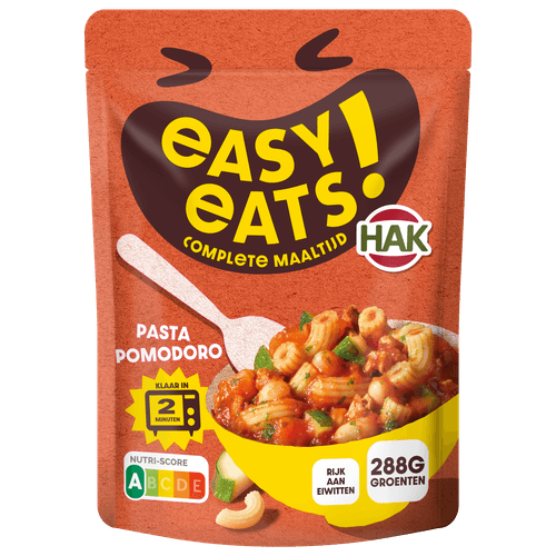 Foto van Hak Easy eats Pasta pomodoro op witte achtergrond