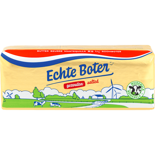 Foto van Echte Boter Roomboter gezouten op witte achtergrond