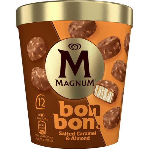 Foto van Ola Magnum bonbons salted caramel & almond op witte achtergrond