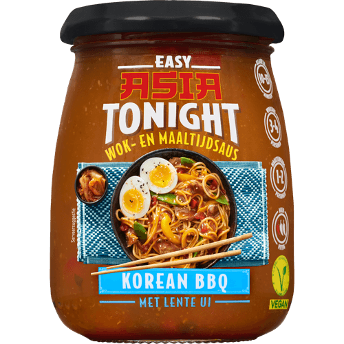 Foto van Asia Tonight Wok en maaltijdsaus korean bbq met lente-ui op witte achtergrond