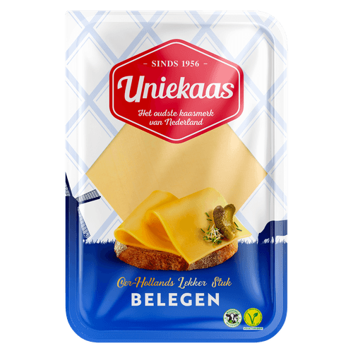 Foto van Uniekaas Belegen stuk op witte achtergrond