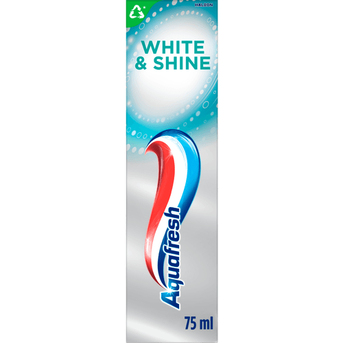 Foto van Aquafresh Tandpasta white & shine op witte achtergrond