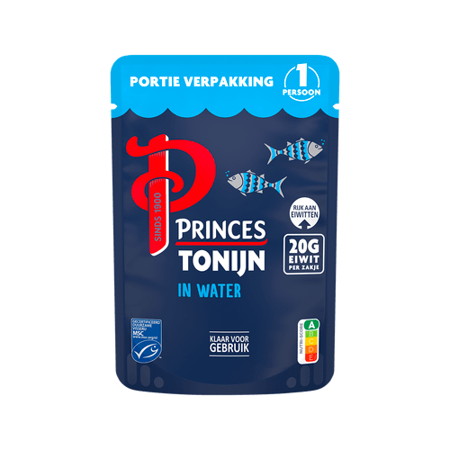 Foto van Princes Tonijn in water op witte achtergrond