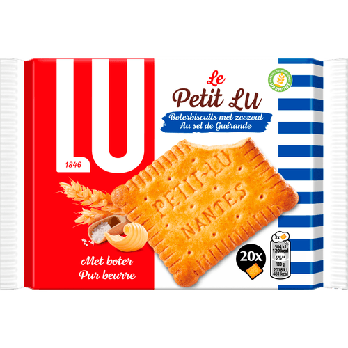Foto van Lu Petit boterbiscuits met zeezout op witte achtergrond