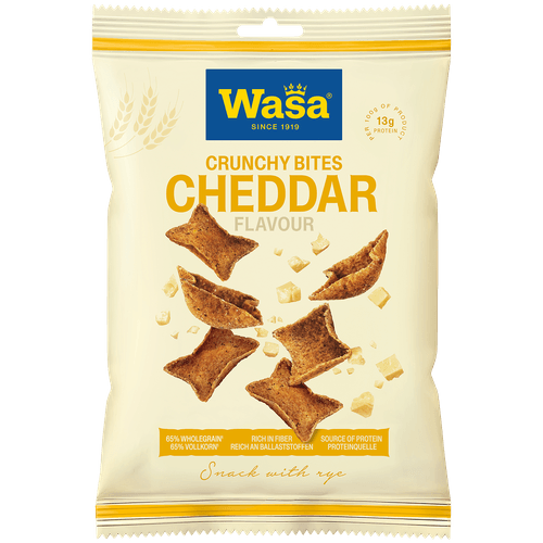 Foto van Wasa Crunchy bites cheddar op witte achtergrond